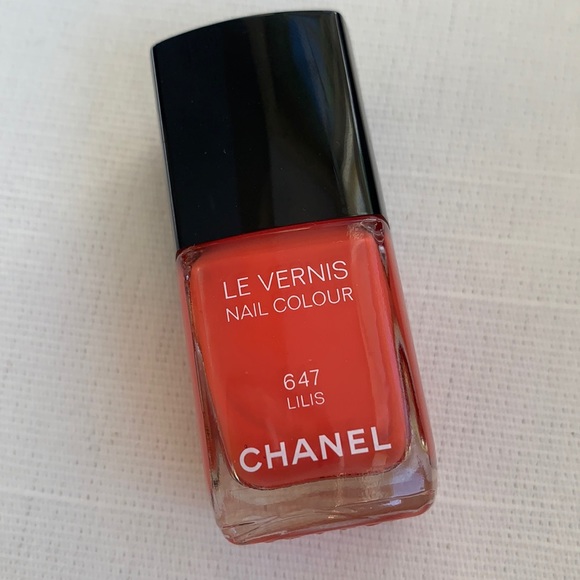 CHANEL Other - CHANEL Le Vernis - LILIS #647